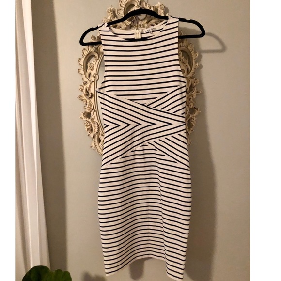 Striped dress - Picture 3 of 5
